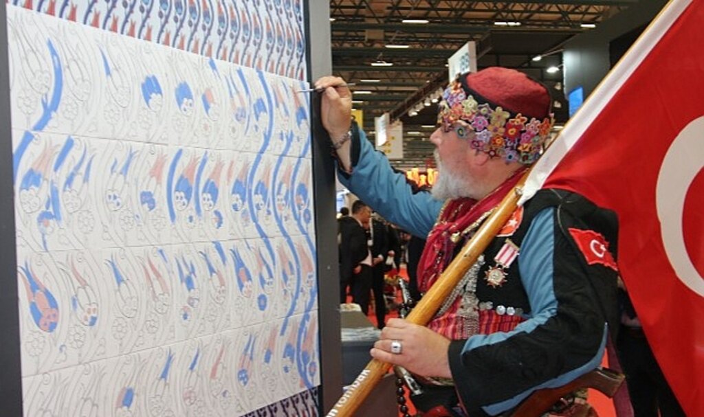 EMİTT 2023'te Binlerce Kişi İznik Çinisi Boyadı