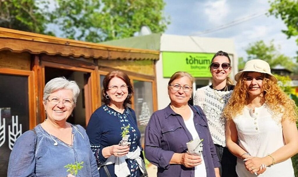 Karşıyaka'da Atalık Tohum Bereketi