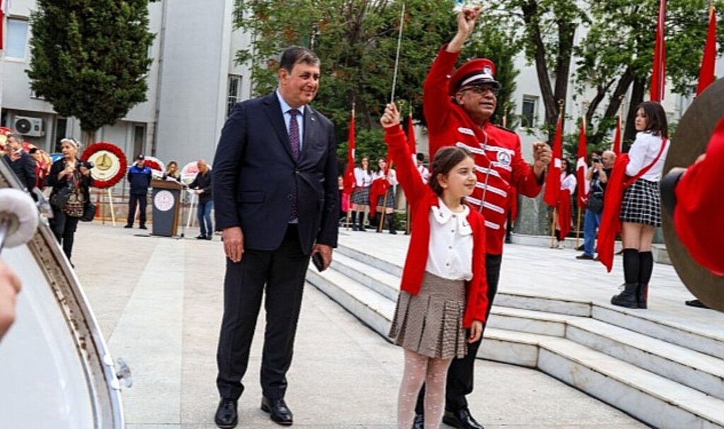 Karşıyaka'nın Çocuklar 23 Nisan'ı Coşkuyla Kutladı