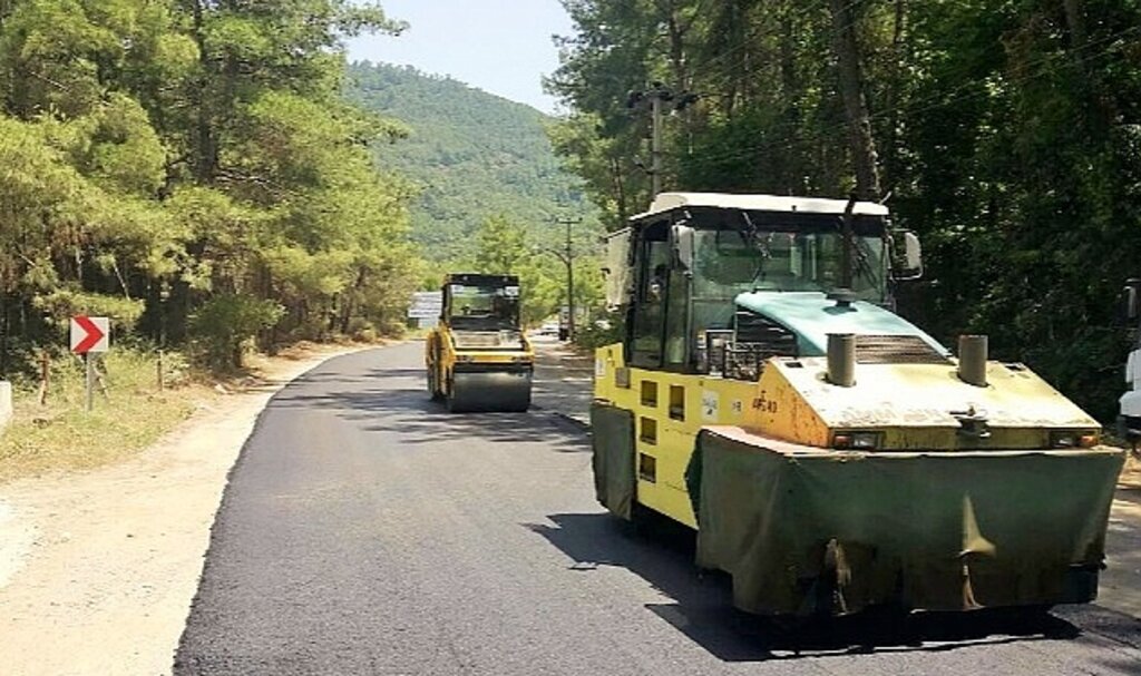 Muğla Büyükşehir, Marmaris'te 183 Km Yol Çalışması Yaptı