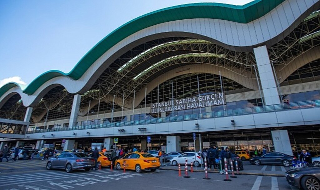 Sabiha Gökçen Havalimanı'nda yurt dışına kayıtlı seçmenler için seçim sandıkları kuruldu