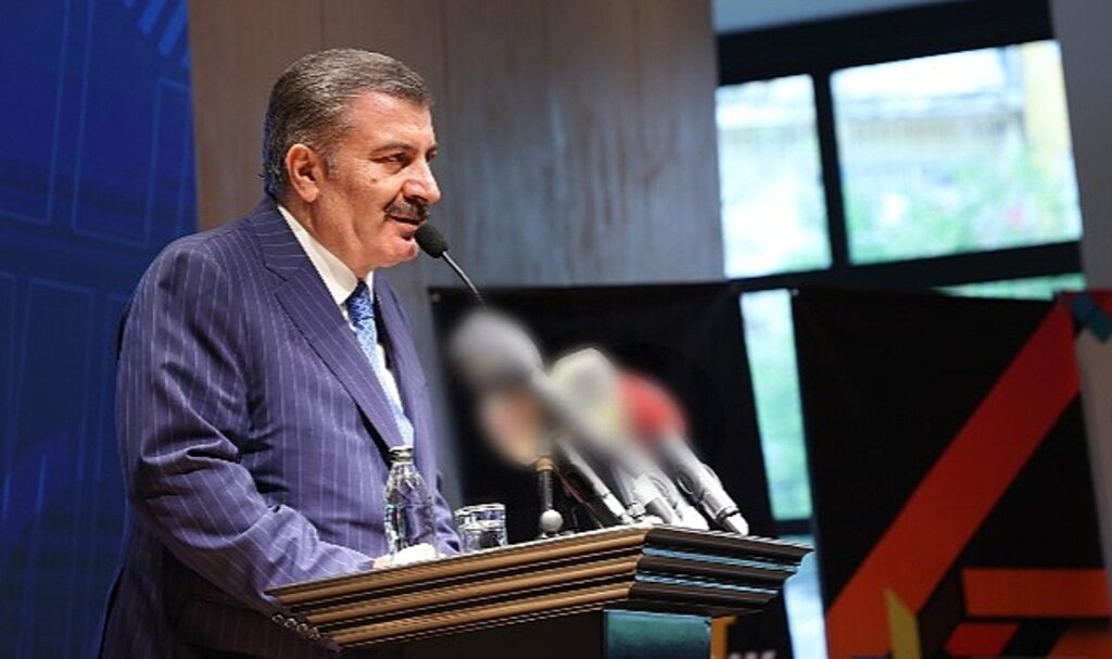 Sağlık Bakanı Koca Taş Bina Kültür ve Sanat Merkezi'nde Gençlerle Buluştu