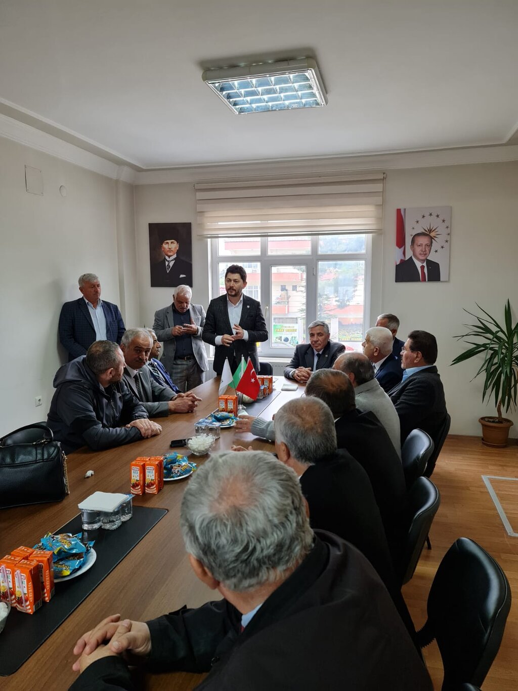 KARKUCAK'A İLÇELERDE DESTEK DEVAM EDİYOR