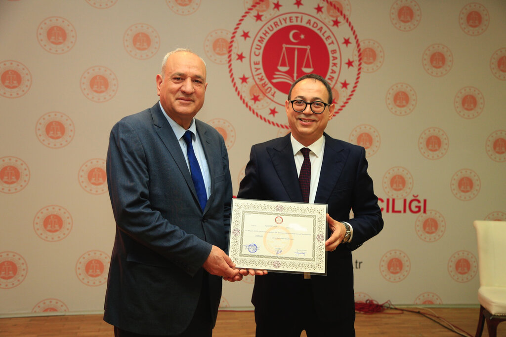 MHP SAMSUN MİLLETVEKİLİ SEÇİLEN PROF. DR. İLYAS TOPSAKAL MAZBATASINI ALDI