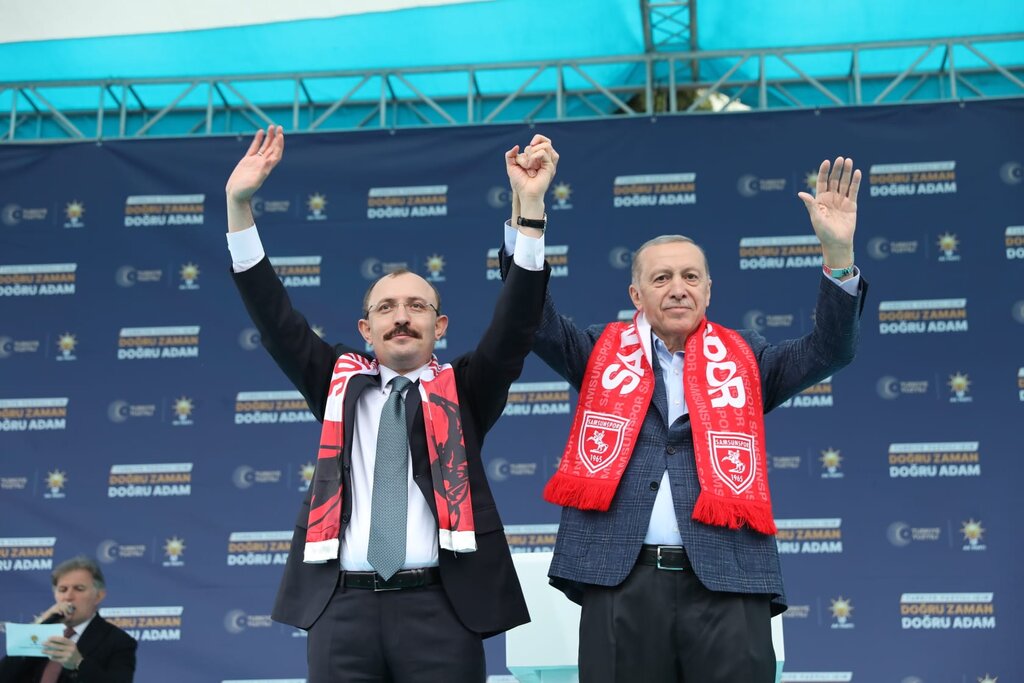 Ticaret Bakanı Mehmet Muş, 14 Mayıs'ta yapılacak seçim için destek istedi.