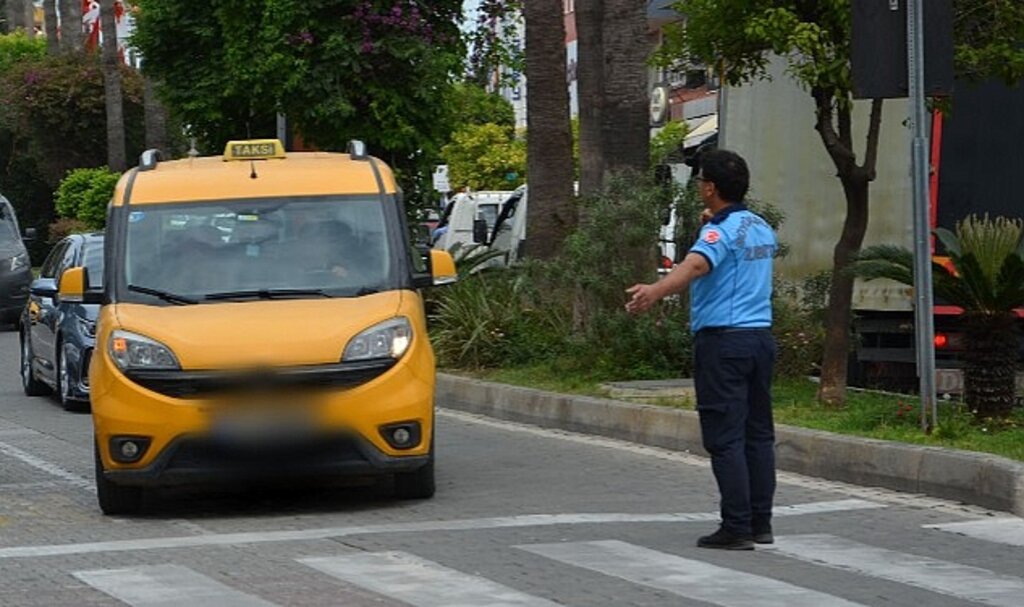 Alanya'da sezon öncesi taksi ve halk otobüsleri denetleniyor