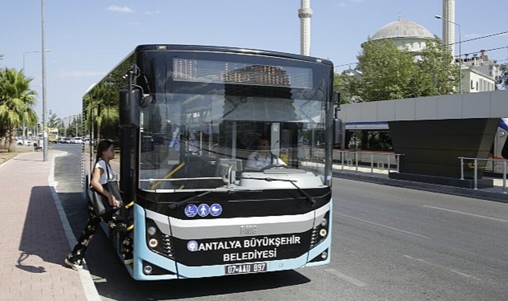 Antalya Büyükşehir'e ait toplu ulaşım araçları 19 Mayıs'ta ücretsiz