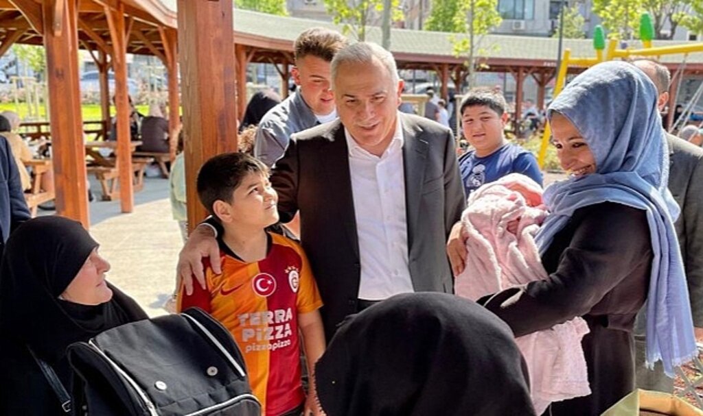 Başkan Turan Draman Parkı'nda Fatihlilerle Buluştu