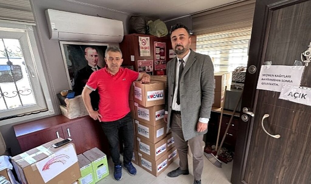Büyükşehir'den muhtarlara kırtasiye desteği