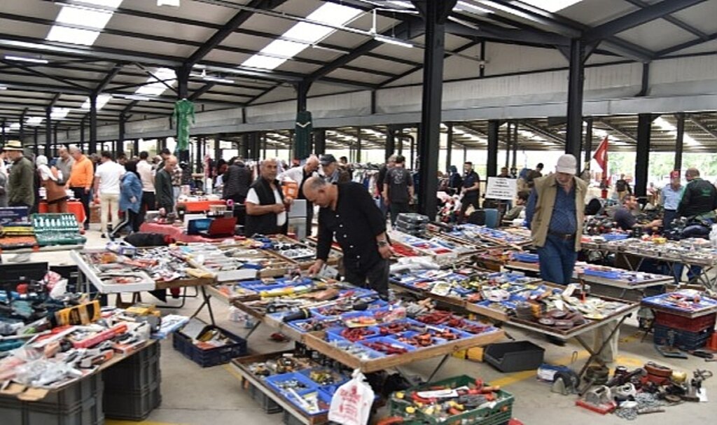 Kartepe Antika Pazarı'na İlgi Artıyor