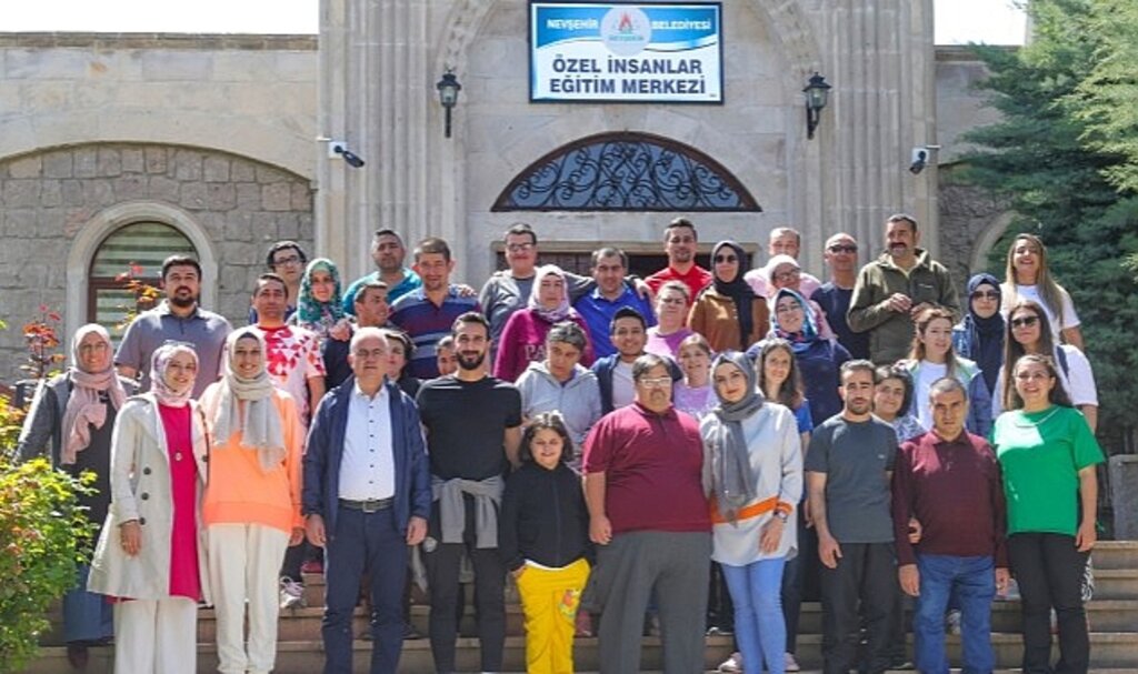 Özel İnsanlar Eğitim Merkezi'nde engelliler Haftası Kutladı