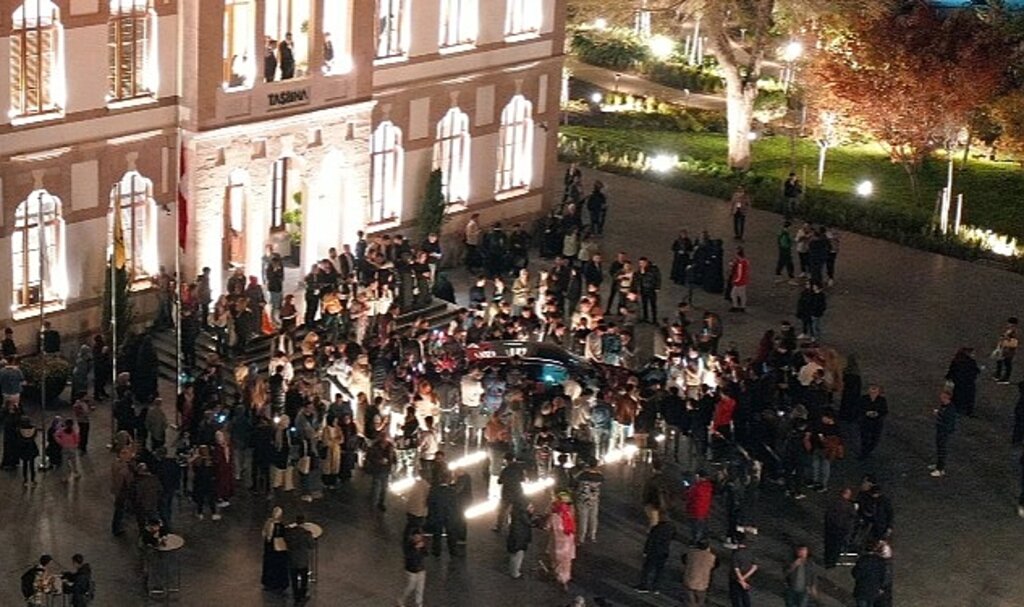 TOGG'un Direksiyonuna Geçen Başkan Altay Konyalıların Sevgi Seliyle Karşılaştı