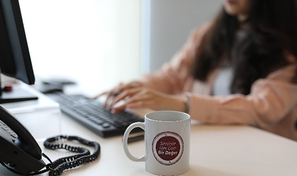 Alternatif Bank çalışanlarıyla birlikte 