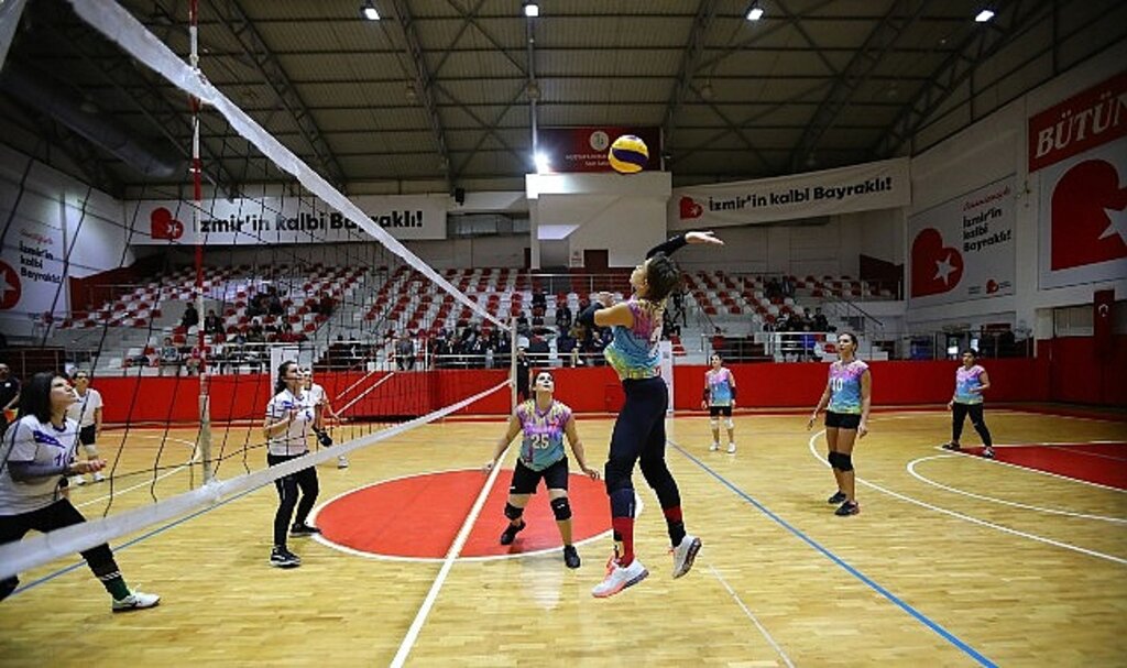 Bayraklı'da yaz spor okulları başlıyor