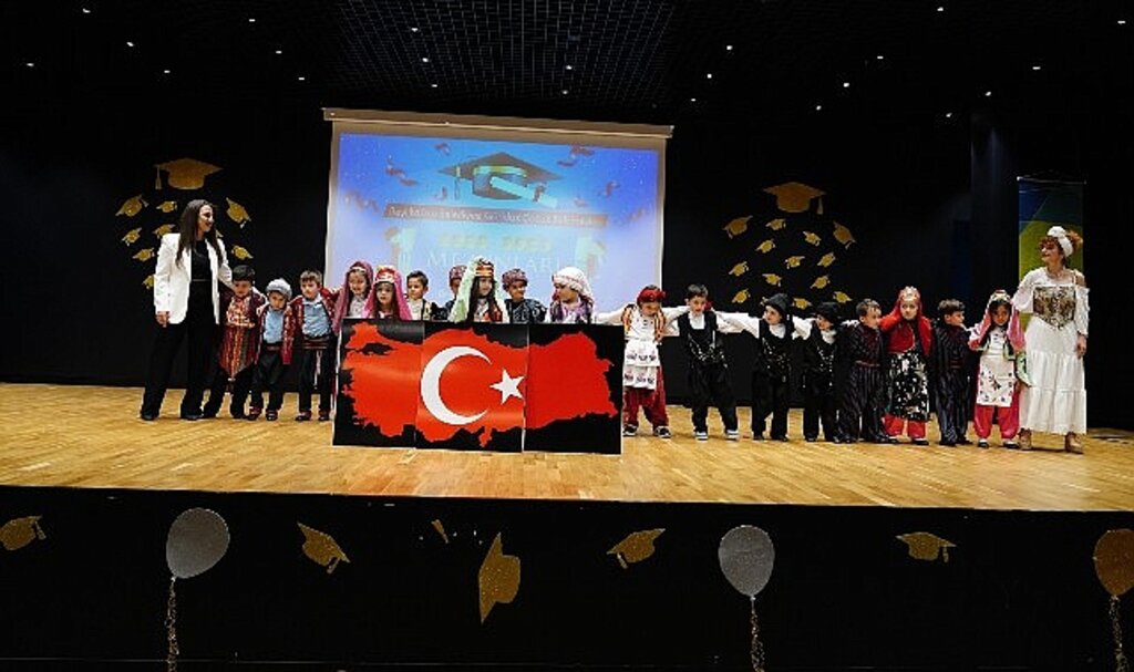 Beylikdüzü'nde miniklerin karne heyecanı