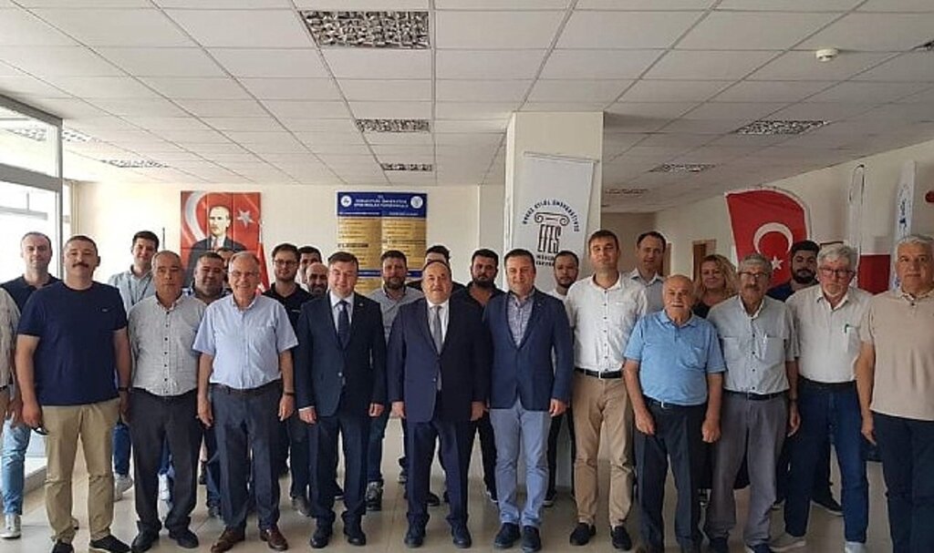 Deü'nün Gıda laboratuvarı sektöre ışık tutuyor