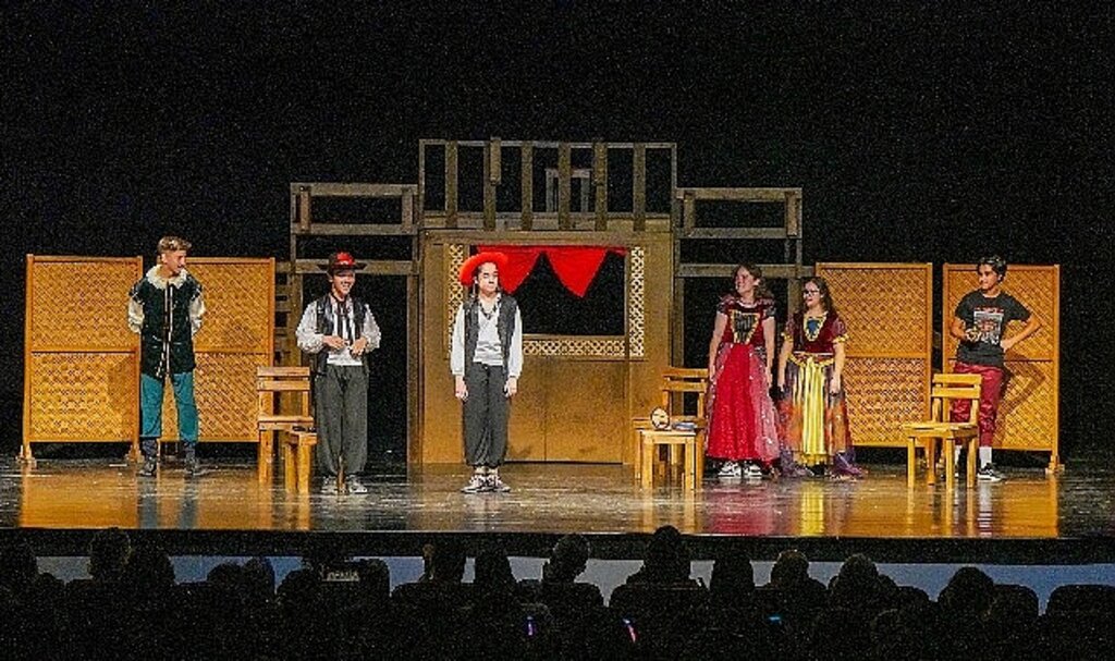 Gaziemir'de sahne çocukların