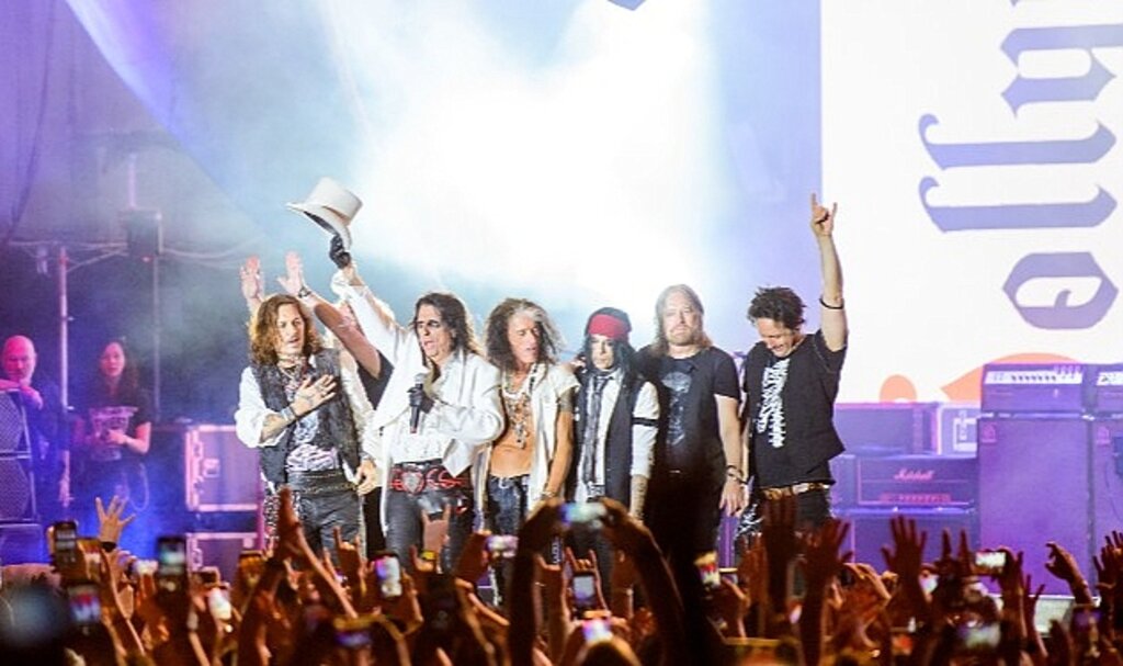 İstanbul'da Hollywood Vampires rüzgârı esti