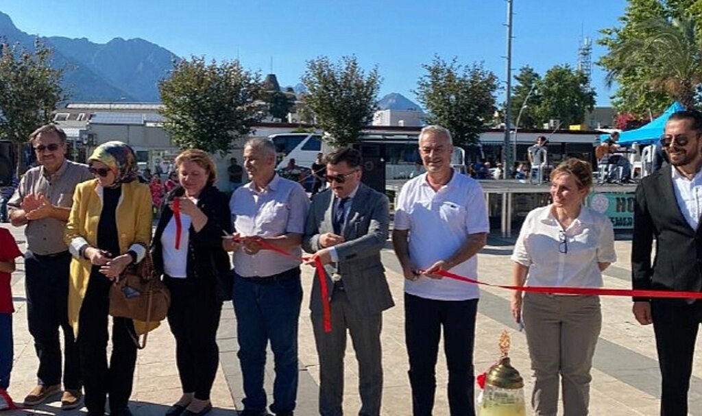 Kemer Halk Eğitim Merkezi'nden yıl sonu sergisi