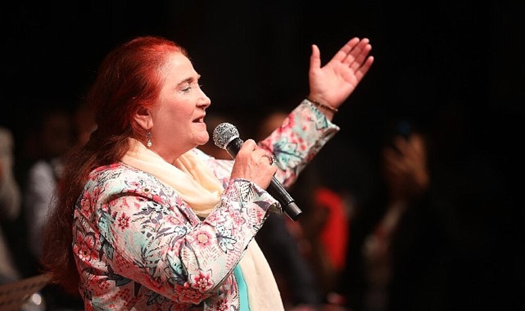 Sabahat Akkiraz'dan türkü ziyafeti