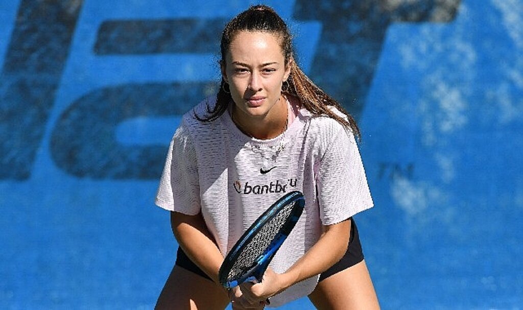 Türk kadın sporcu Zeynep Sönmez Wimbledon'da!