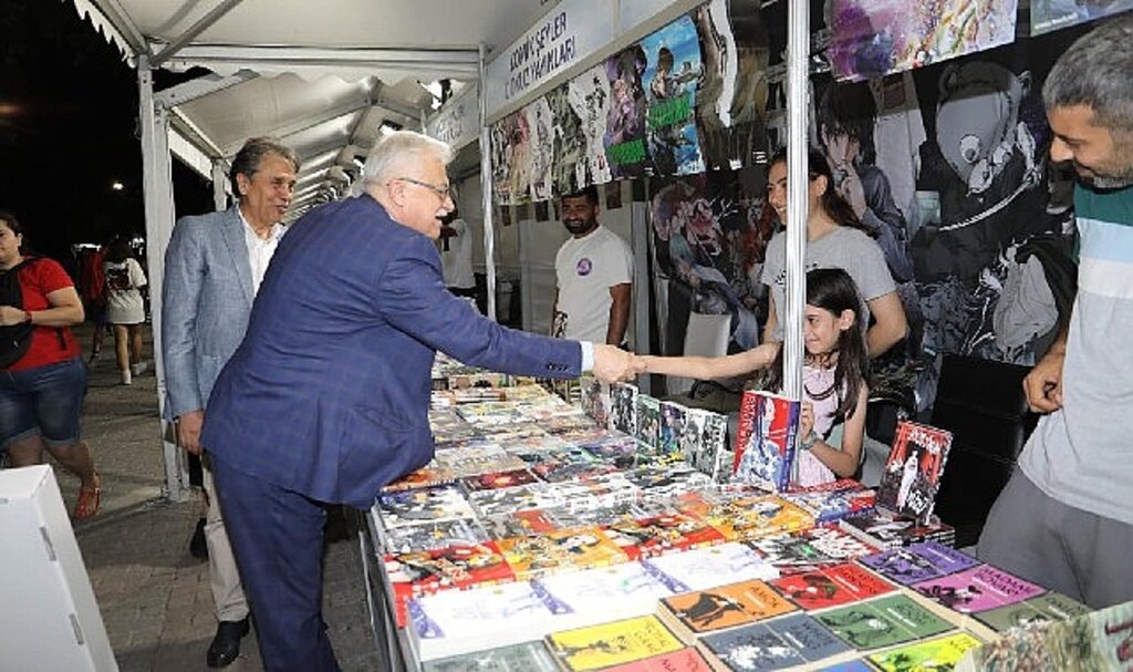 4: Burhaniye kitap fuarı açıldı 