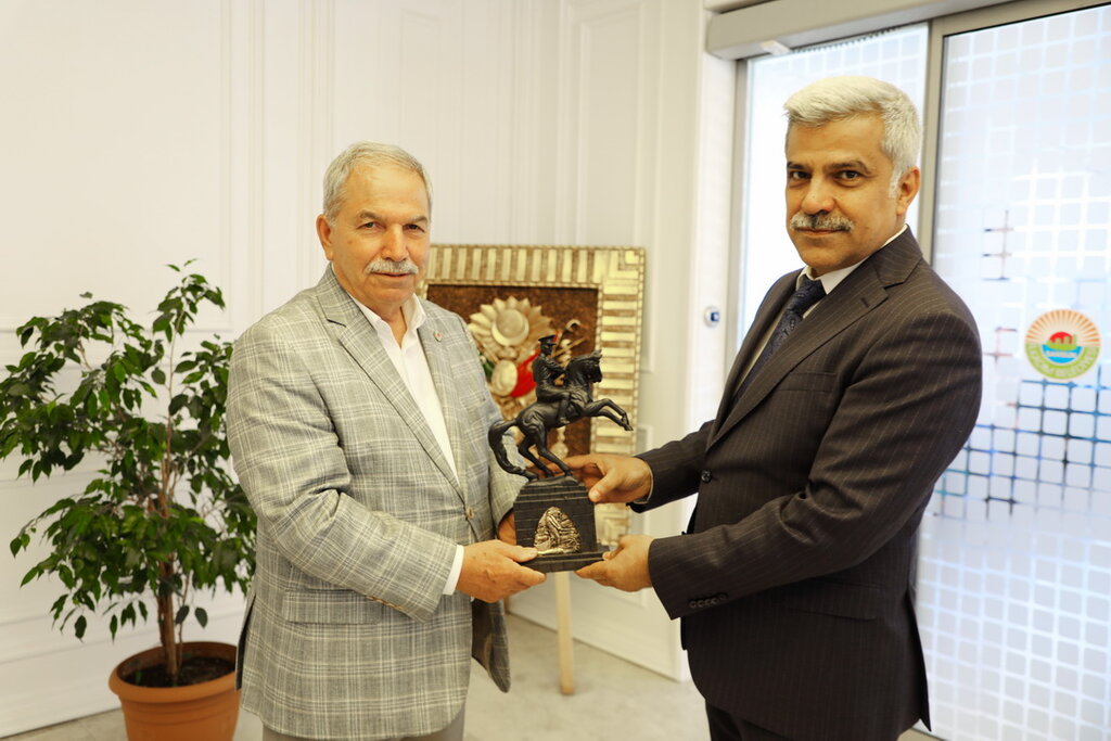 İL EMNİYET MÜDÜRÜ ÖZEN'DEN BAŞKAN DEMİRTAŞ'A İADE-İ ZİYARET