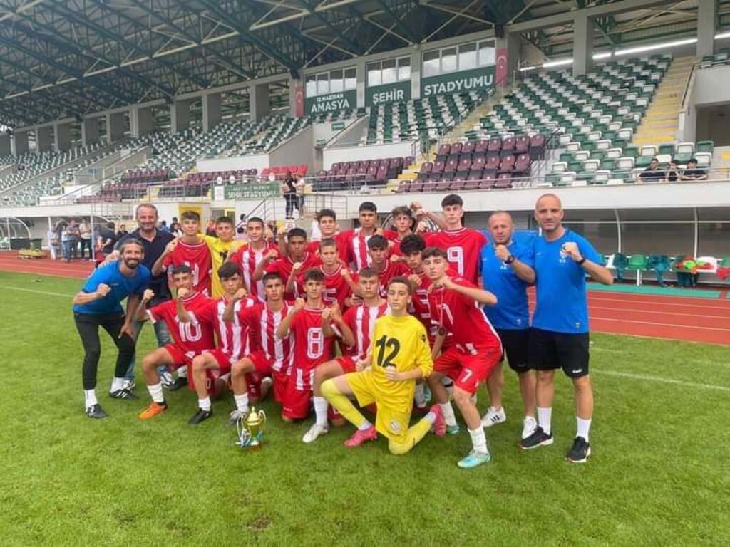 SAMSUN KADIKÖYSPOR U 15 AMASYA 2. ETAP TÜRKİYE ŞAMPİYONU