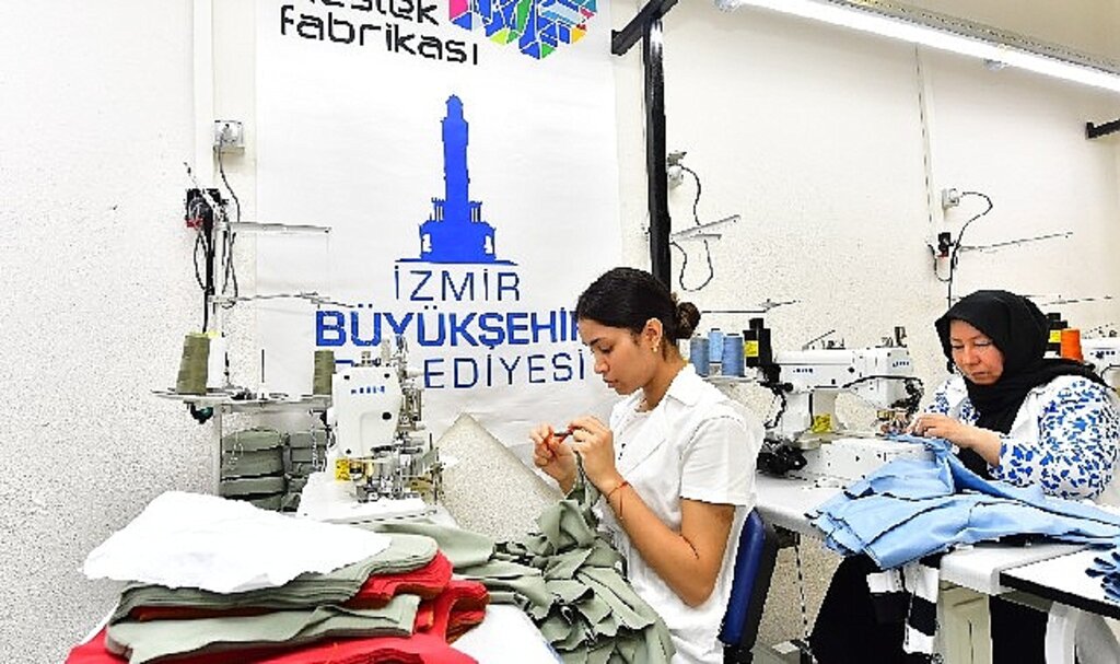 Altın İğne Projesi'yle kadınlar iş hayatına emin adım atıyor