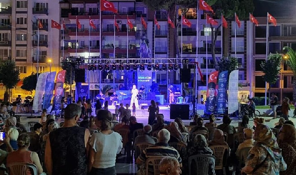 Aydın Büyükşehir Belediyesi'nden İncirliova'da Yaz Konseri