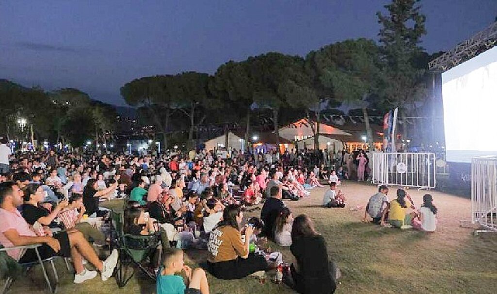 Aydın tektik park'ta sineme geceleri başladı 
