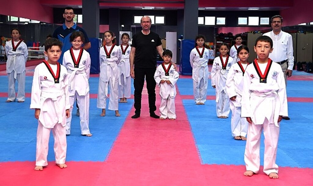 Başkan Pekyatırmacı'dan Yaz Spor Okulları öğrencilerine ziyaret