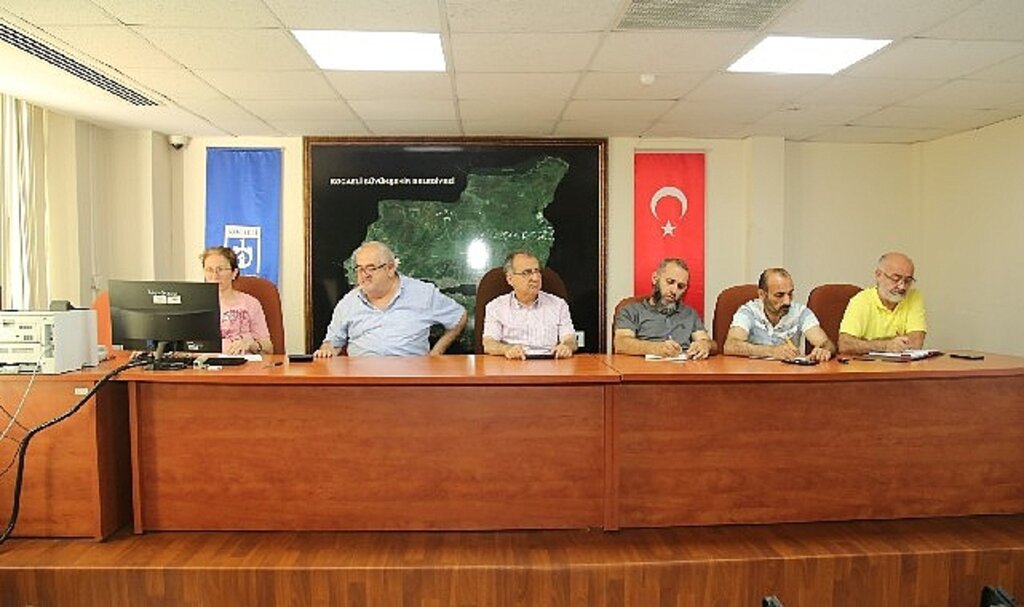 Büyükşehir'den Kocaeli genelinde 7 spor sahasına tadilat çalışması