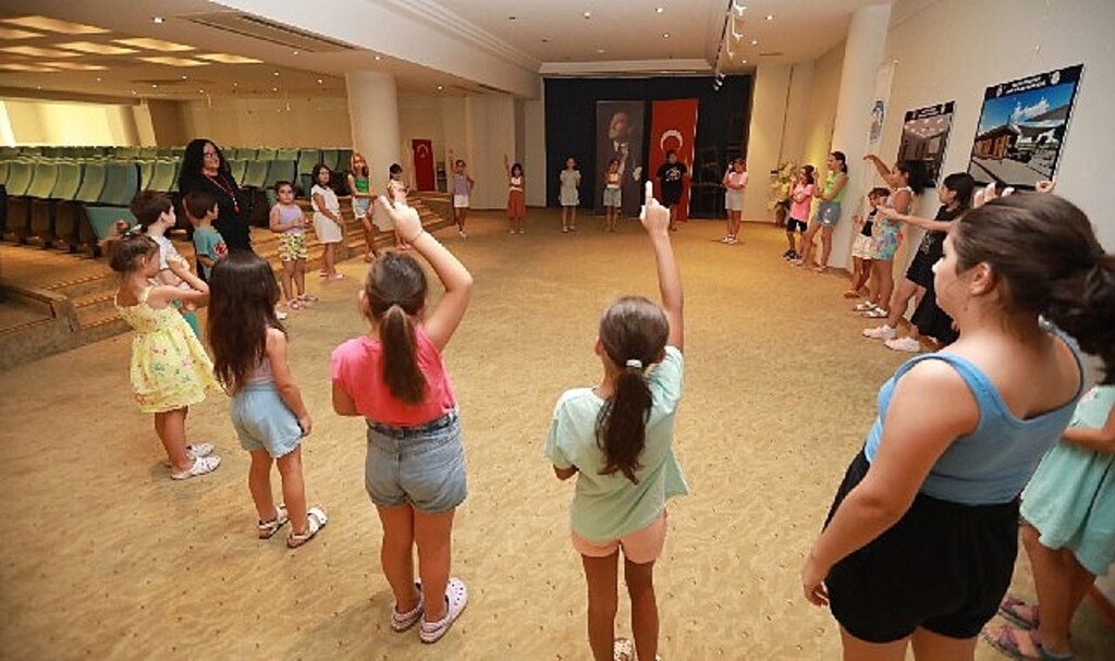 Efes Selçuk'ta Yaratıcı Drama Çalışmaları başladı