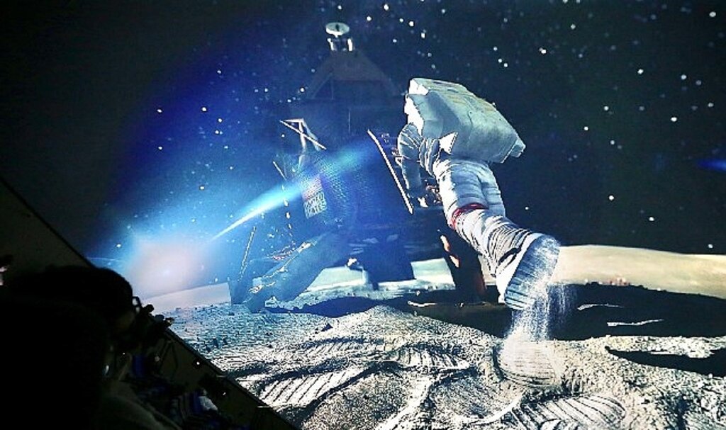 Ege'nin en büyüğü Karşıyaka Planetaryum'a 6 ayda 30 bin ziyaretçi