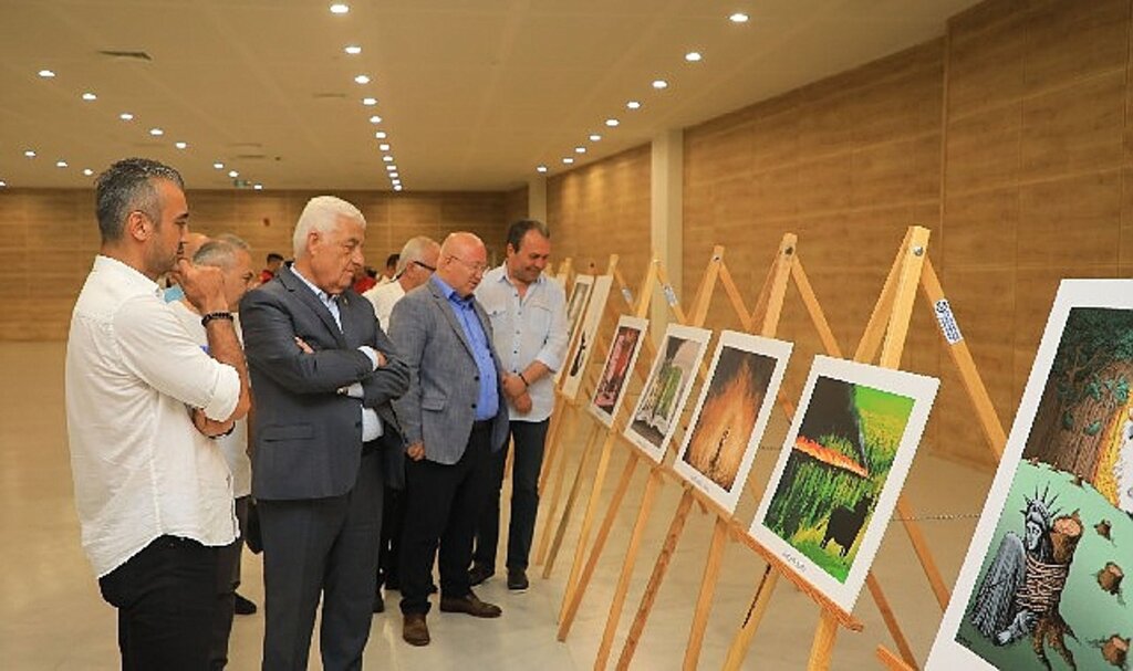 Eğitim Konulu Karikatür Yarışması'nın Ödülleri Veriliyor