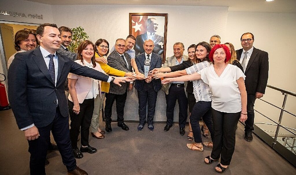 ESHOT'un engelleri kaldıran projesine özel ödül