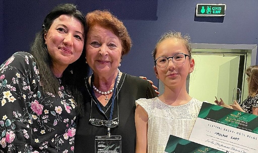 İsmail Baha Sürelsan öğrencisi Aylina Raat Antalya'yı gururlandırdı