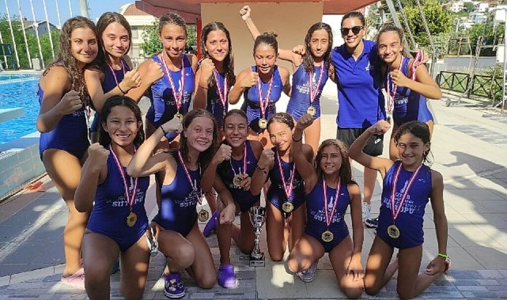 İzmir'in kızlarının bileği bükülmedi