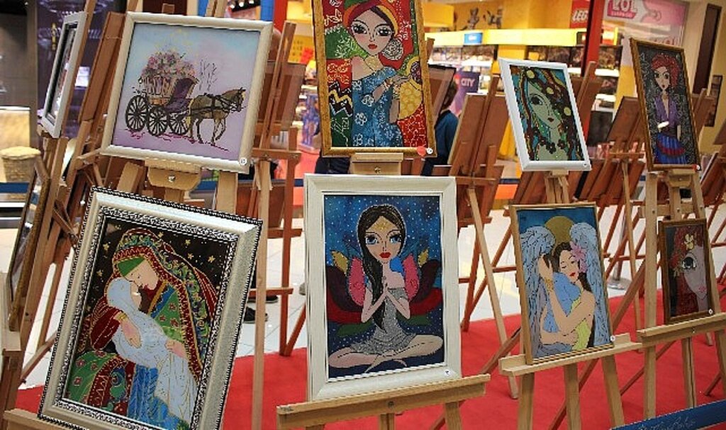 Karşıyaka Belediyesi'nin kursları hayata bağlıyor