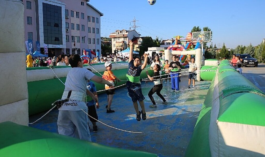 Kocaeli'nin sokaklarında şenlik var