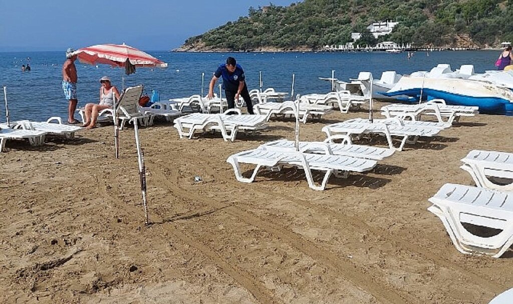 Menderes'te Zabıtadan Sahil Denetimi