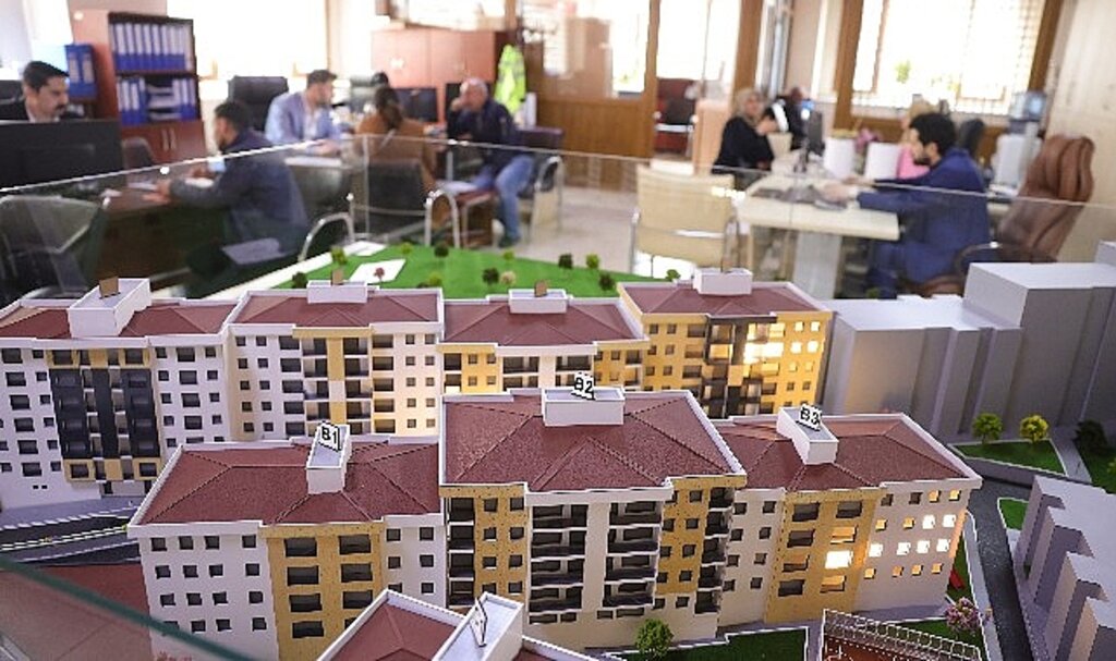 Merkez Kentsel Dönüşüm Projesi'nde hak sahipleri tapu devir işlemlerine başladı