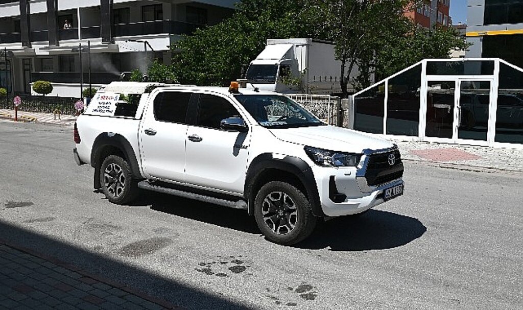 Selçuklu'da ilaçlama çalışmaları sürüyor