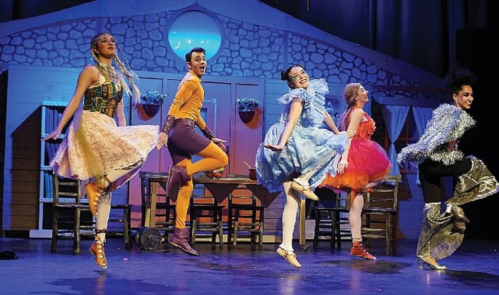 Süper Aile De Luca Müzikali