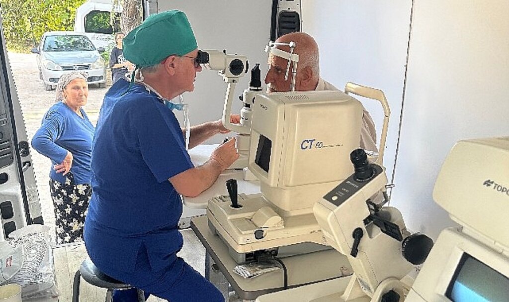 Türk Oftalmoloji Derneği'nin gezici göz muayene aracı Hatay'da