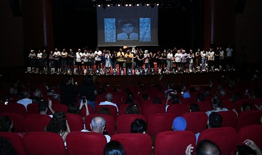 Yenişehir Belediyesi Madımak'ta yaşamını yitirenler için anma programı düzenledi