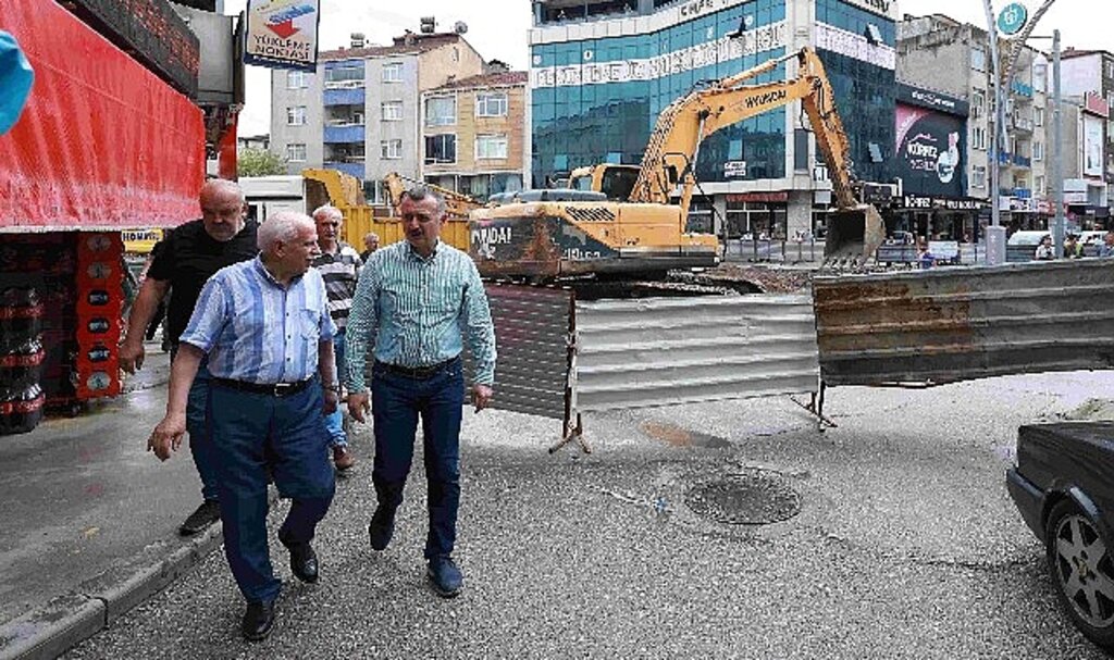 Yoğun yağışları sahada karşılayan Başkan Büyükakın, 