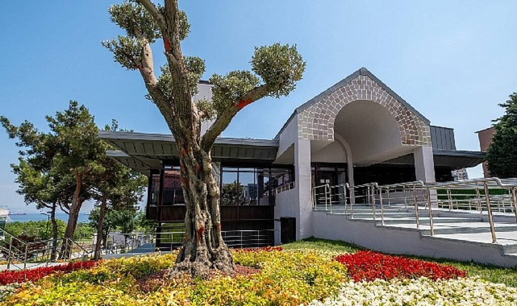 Zeytinburnu'nun Parlayan Yıldızı Mozaik Kafe