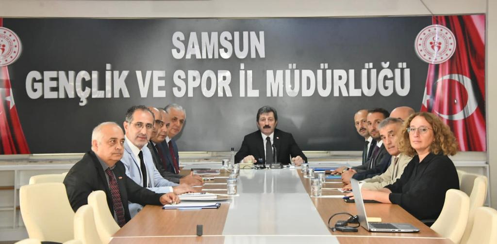 Vali Orhan Tavlı, Gençlik ve Spor İl Müdürlüğü'nü ziyaret etti